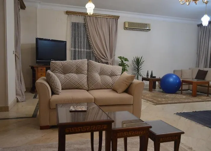 Grand Sunlit Luxury Apartment Maadi